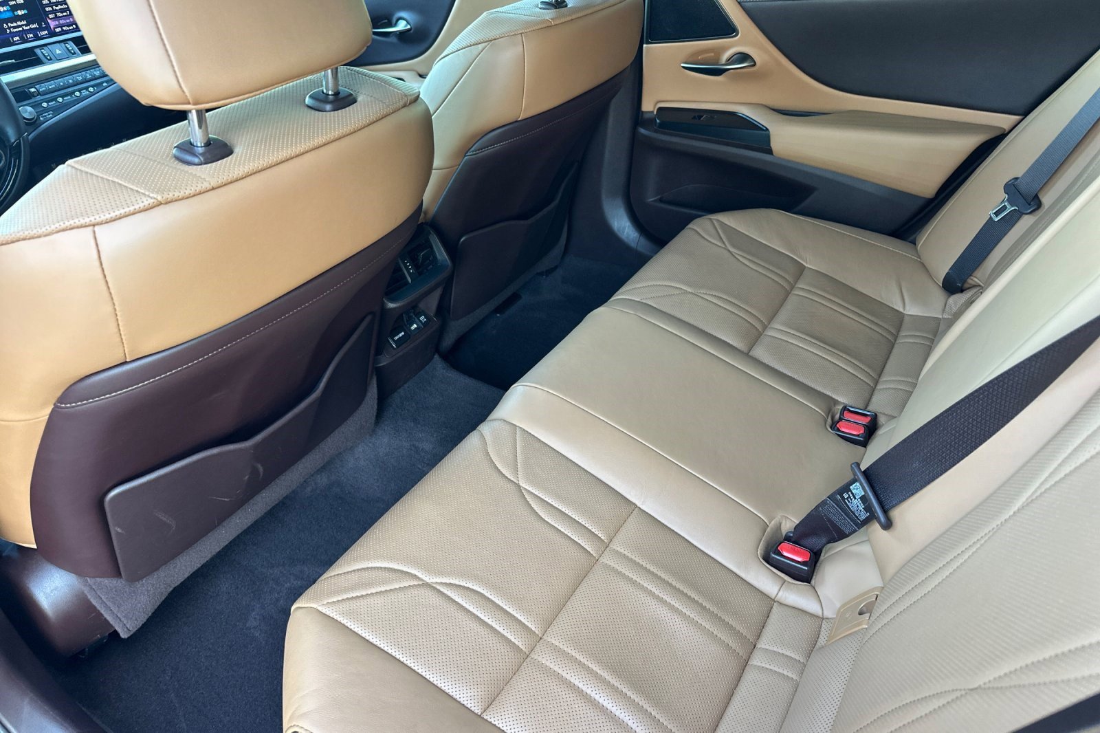 Certified 2021 Lexus ES 300h w/ Accessory Package image 15