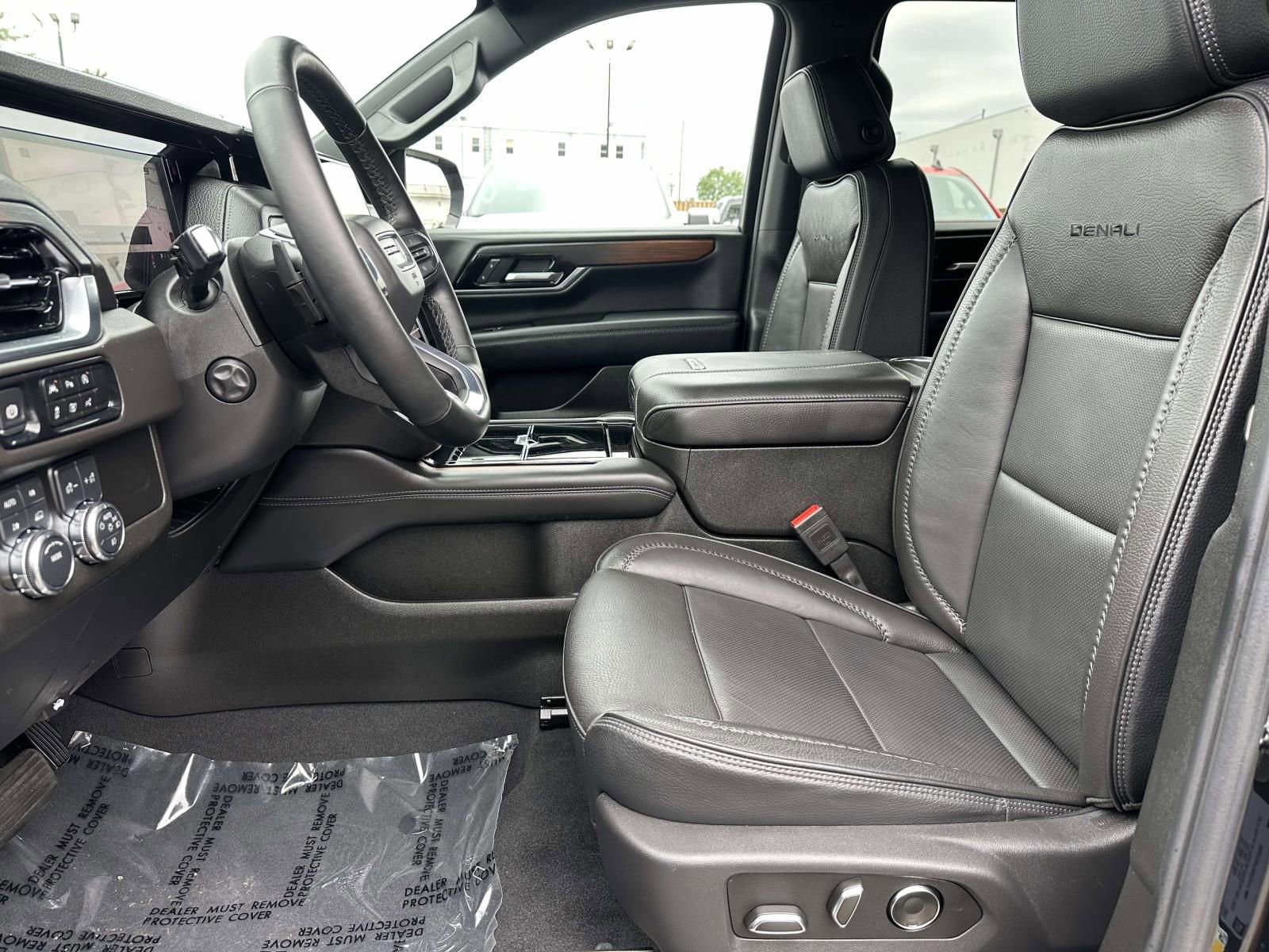 Used 2025 GMC Yukon Denali AWD/4WD image 22