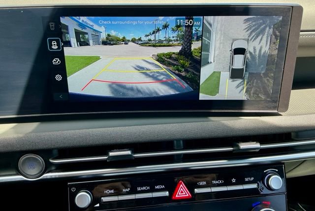 Used 2025 Hyundai Santa Cruz Limited AWD/4WD image 35