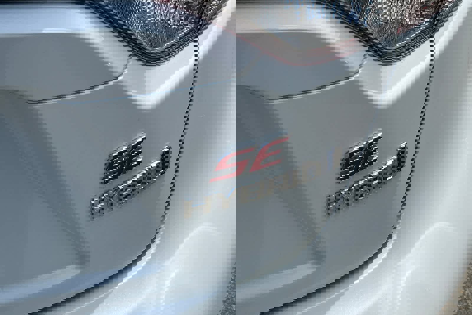 Used 2023 Toyota Corolla SE w/ Carpet Mat Package (TMS) FWD image 21