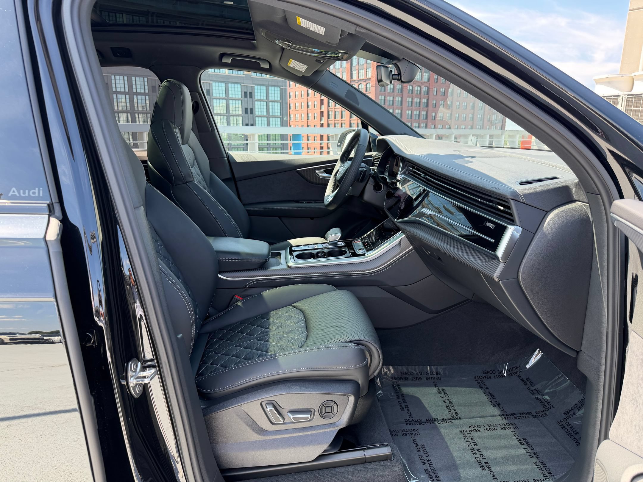 Used 2026 Audi SQ7 Premium Plus AWD/4WD image 25