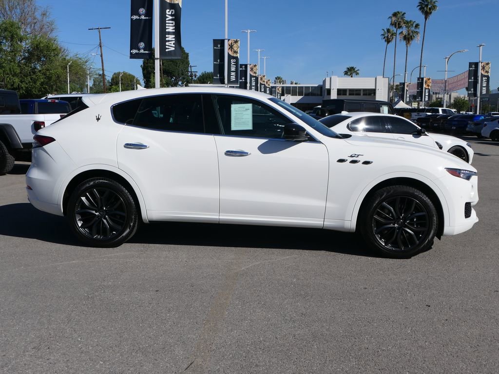 Used 2024 Maserati Levante GT Ultima AWD/4WD image 3