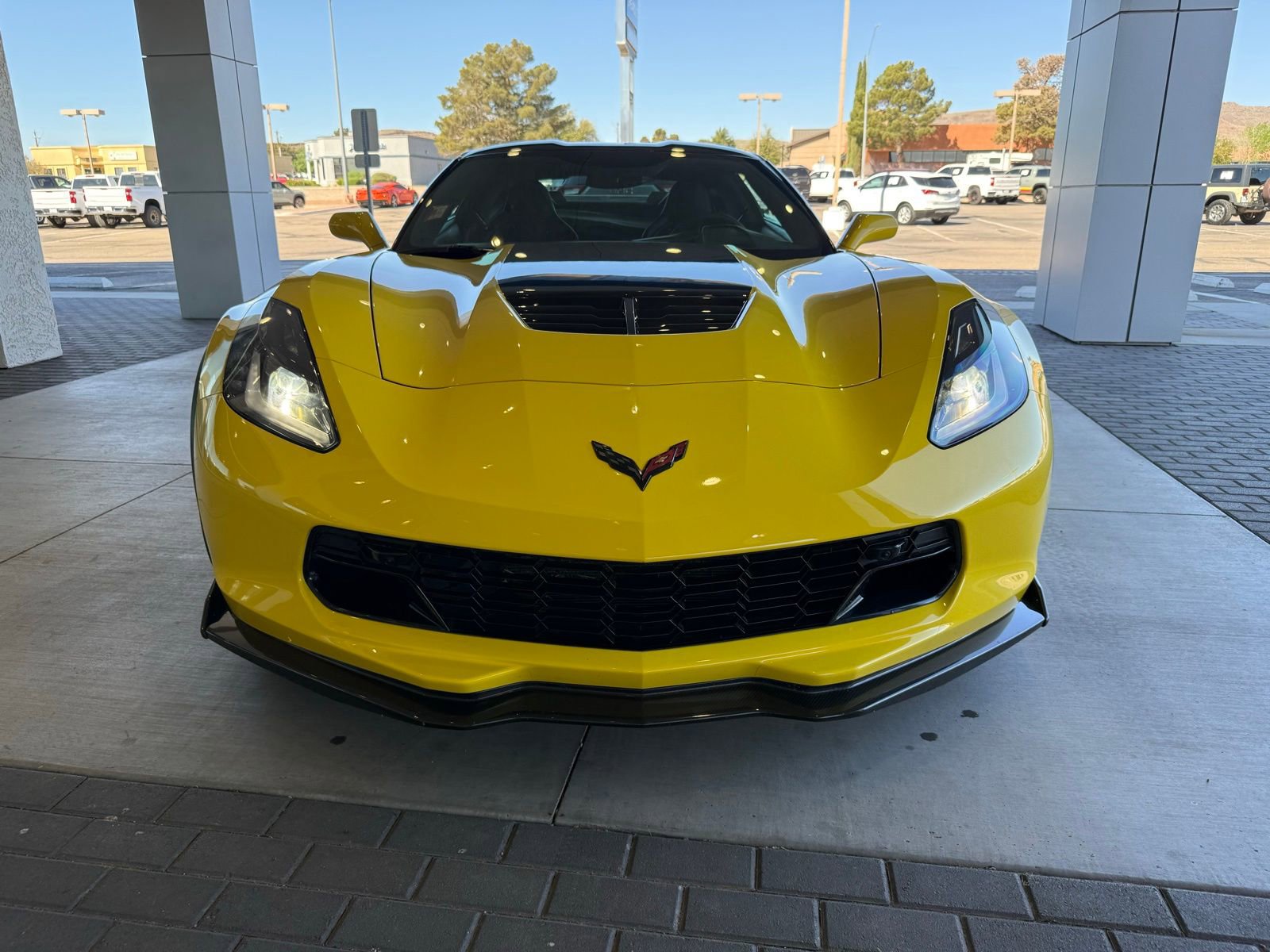 Used 2016 Chevrolet Corvette Z06 w/ 3LZ Preferred Equipment Group image 2