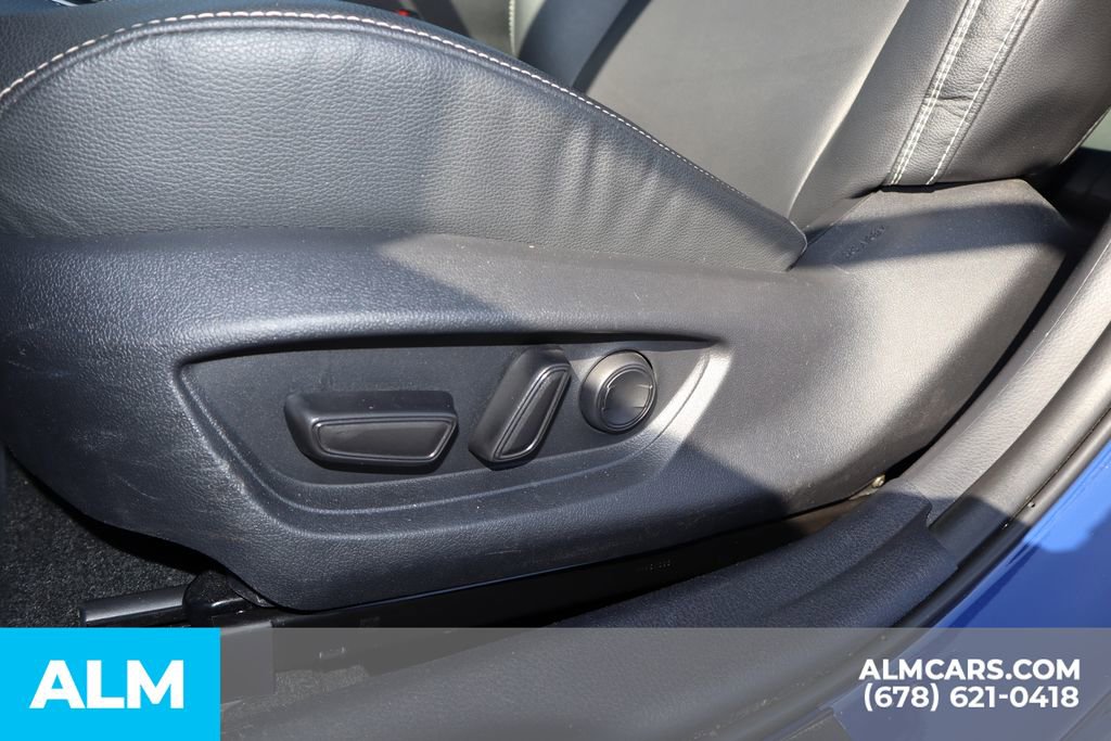 Used 2025 Toyota Camry SE image 12