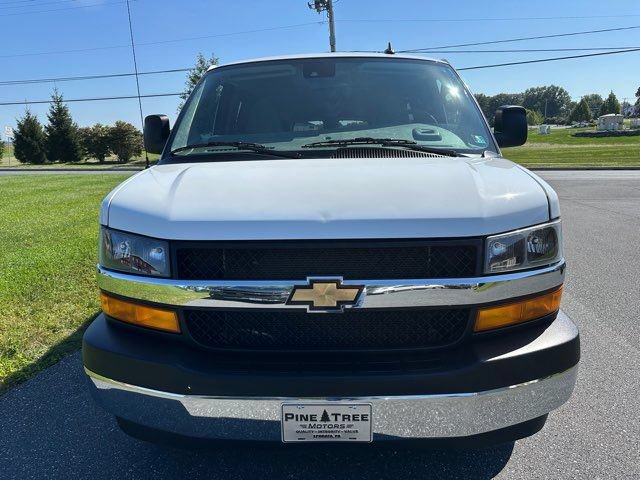 Used 2025 Chevrolet Express 3500 LT w/ LT Preferred Equipment Group RWD image 4