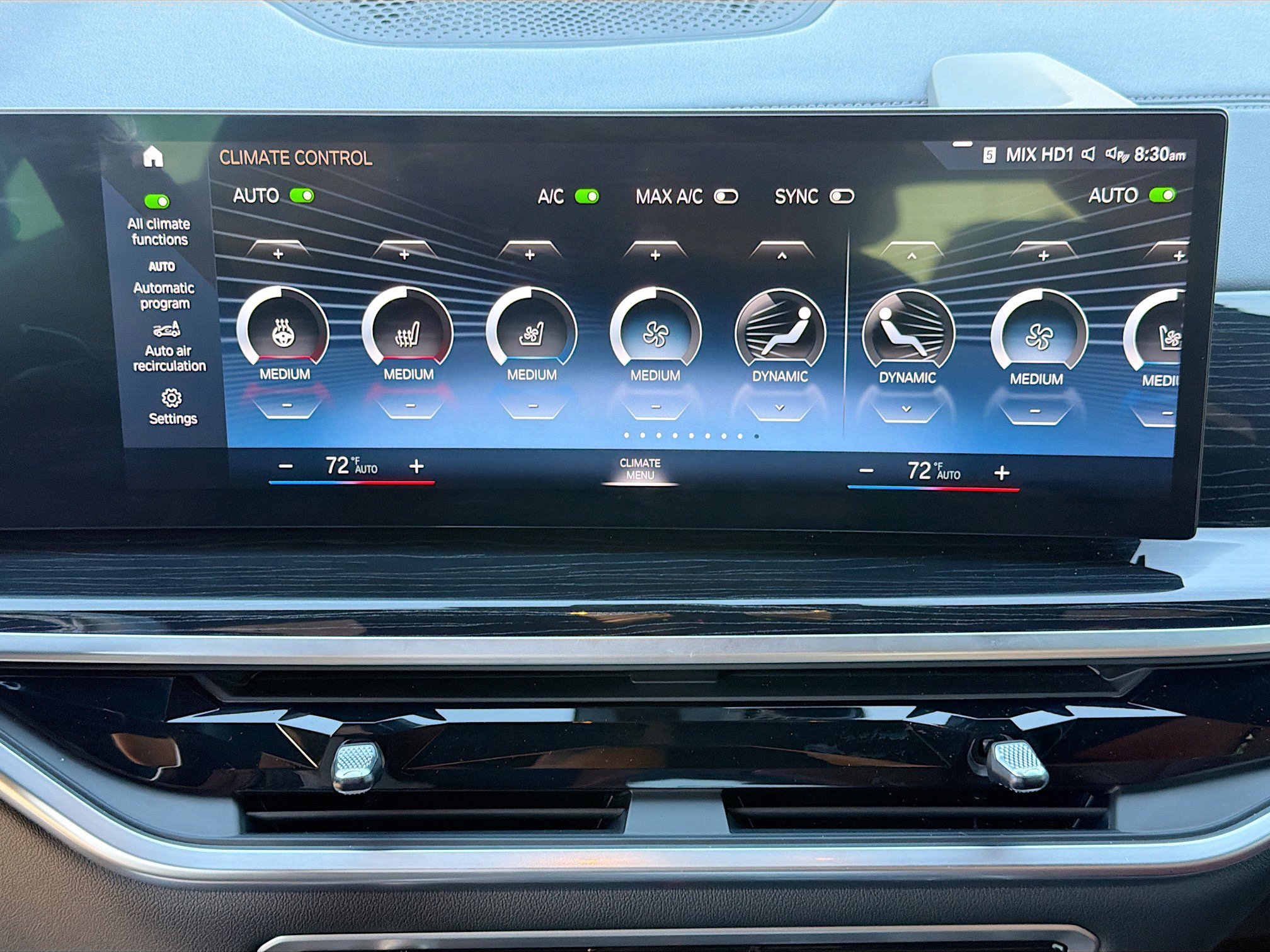 Used 2023 BMW X7 M60i w/ Climate Comfort Package image 35