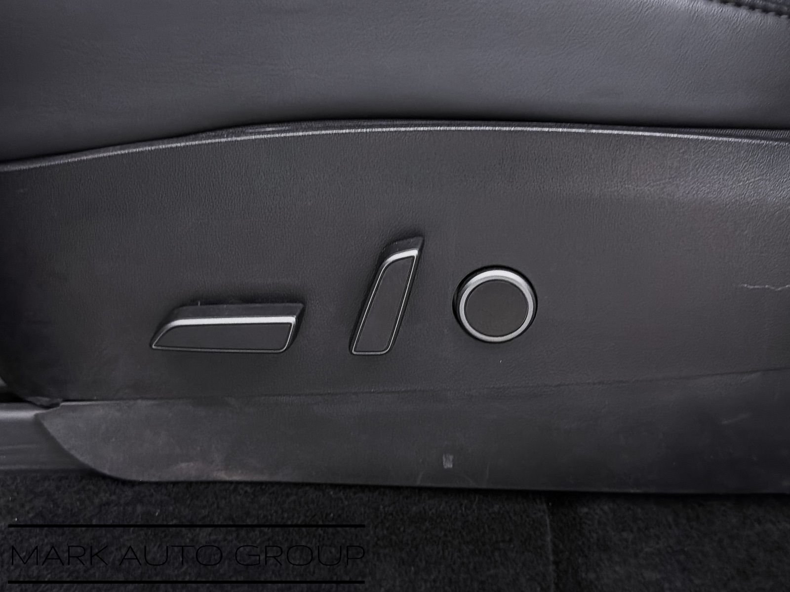 Used 2022 Tesla Model Y Performance AWD/4WD image 18