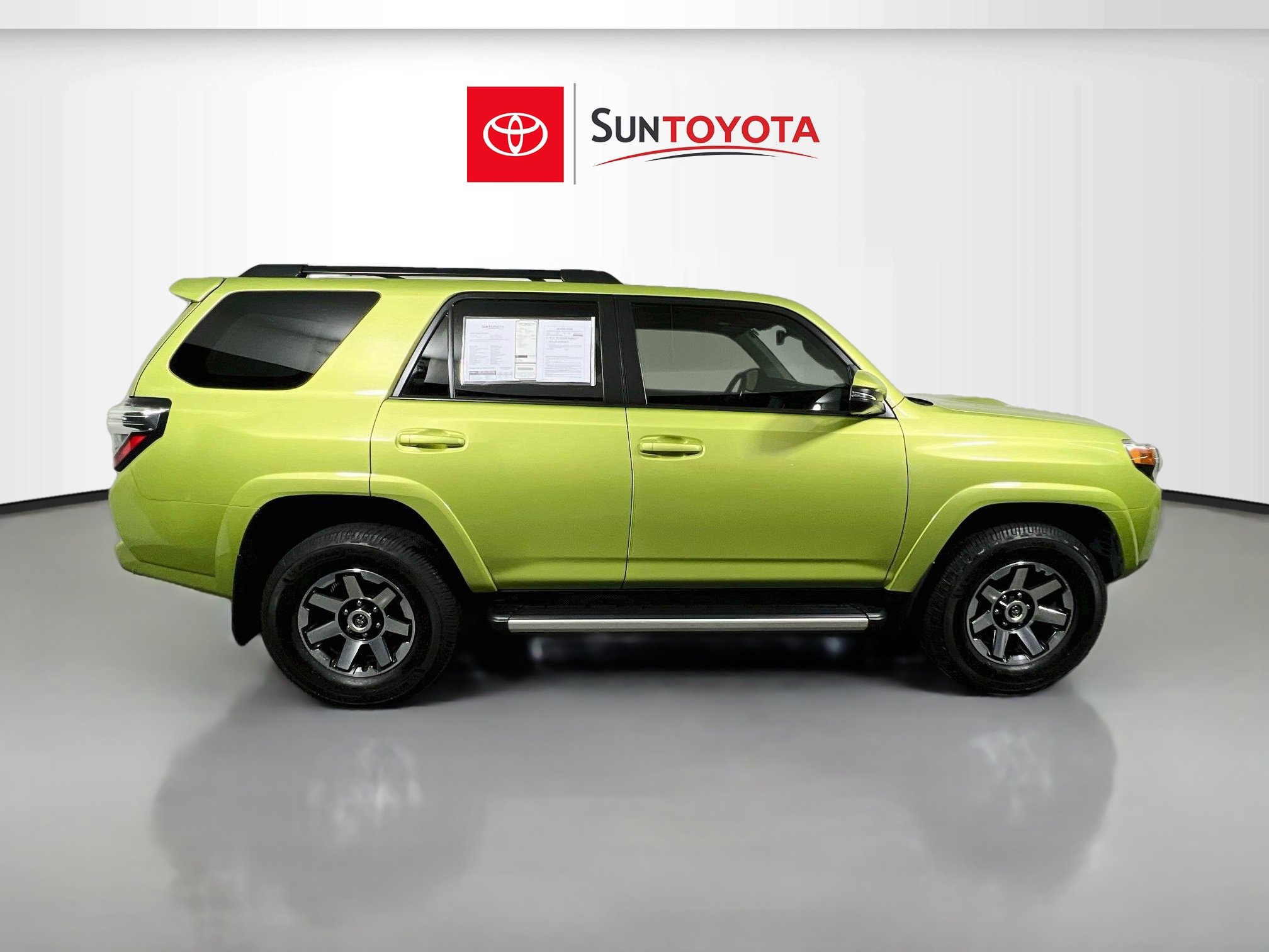 Used 2023 Toyota 4Runner TRD Off-Road Premium w/ Moonroof Package AWD/4WD image 2