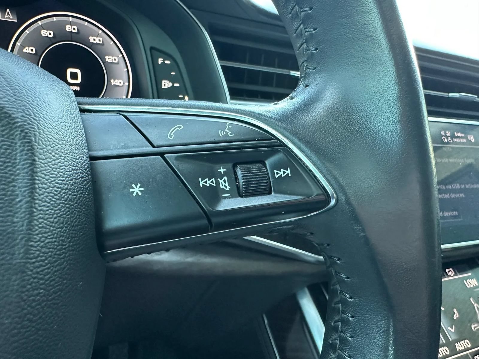 Used 2019 Audi Q8 Prestige w/ Luxury Package AWD/4WD image 44