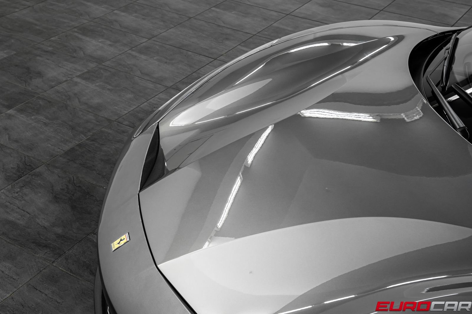 Used 2018 Ferrari 488 GTB RWD image 9