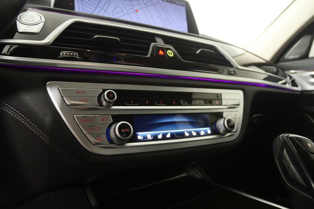 Used 2022 BMW 740i w/ Premium Package RWD image 23