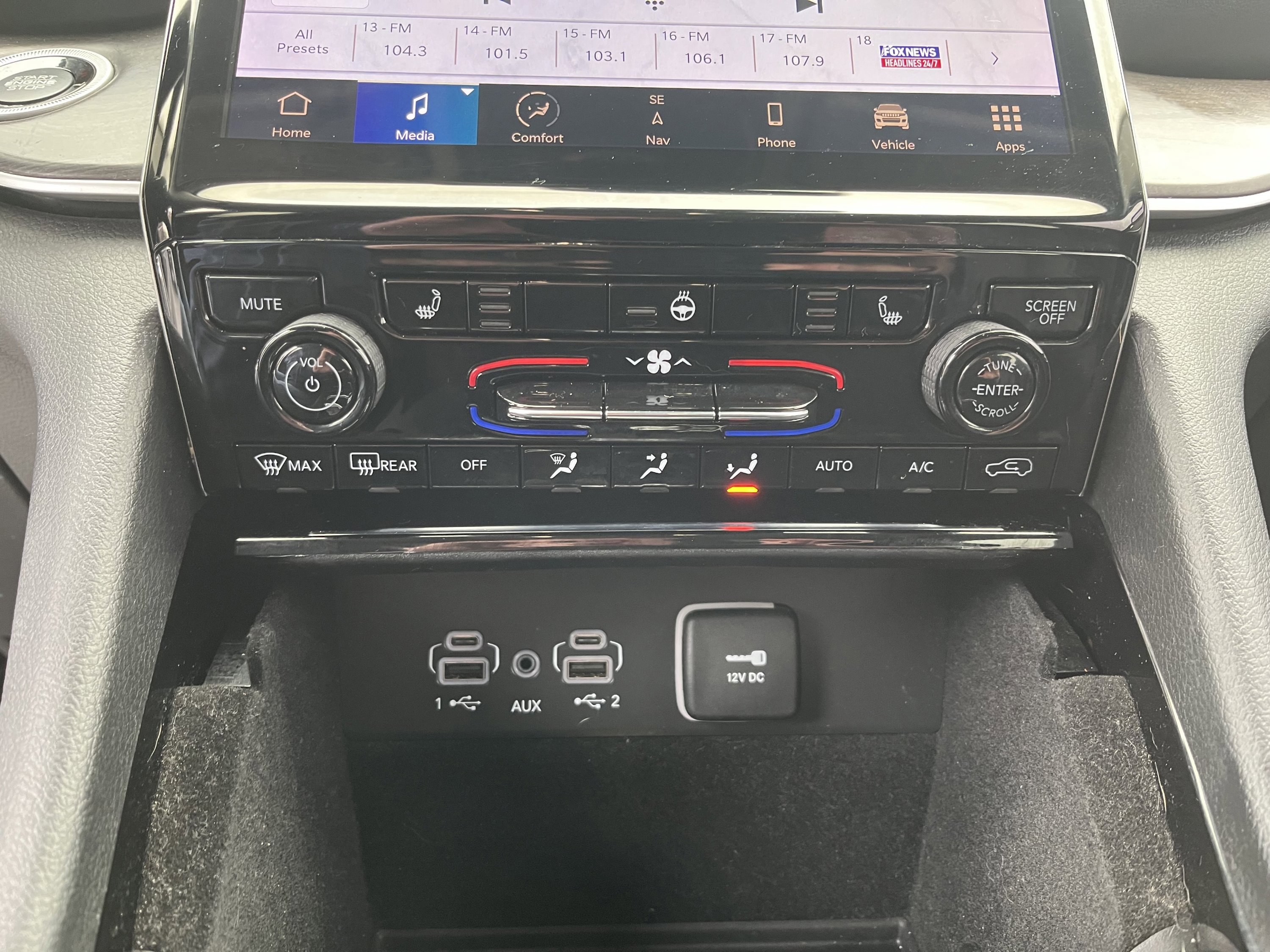 Used 2022 Jeep Grand Cherokee L Limited AWD/4WD image 19