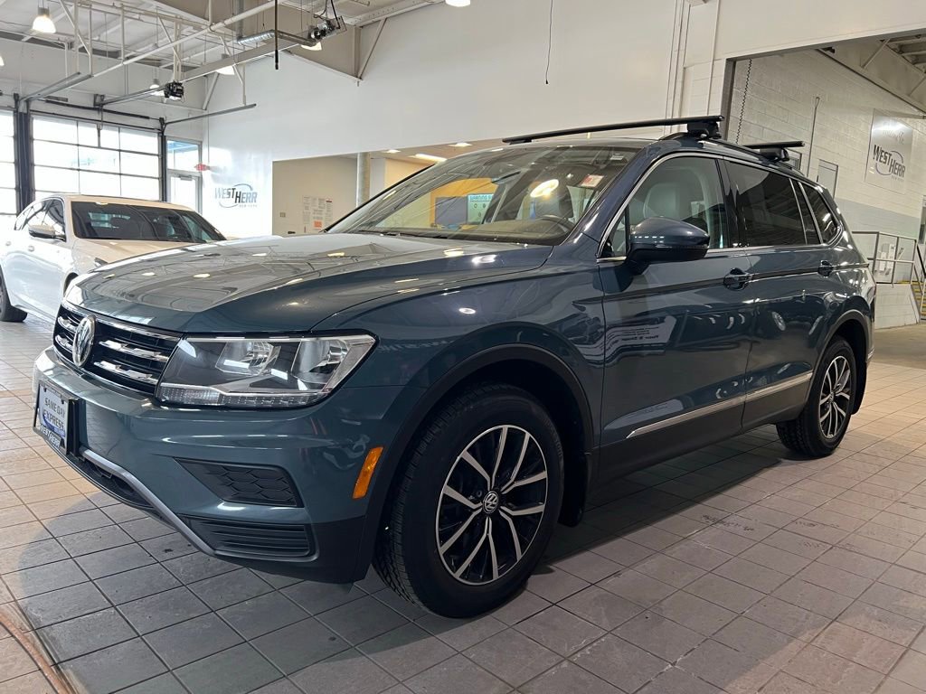 Used 2021 Volkswagen Tiguan SE w/ Panoramic Sunroof Package image 5