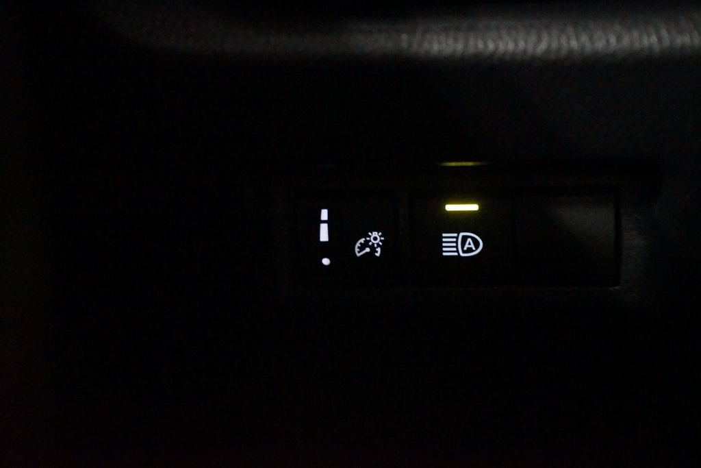 Certified 2025 Toyota RAV4 XLE FWD image 24