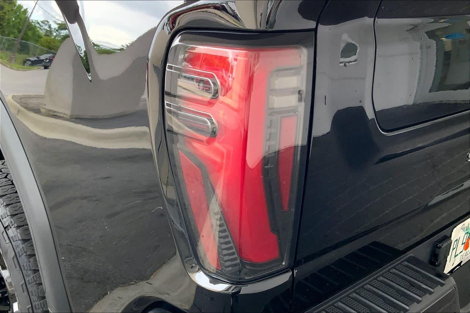 Used 2025 GMC Sierra 2500 AT4 w/ AT4 Premium Plus Package AWD/4WD image 28