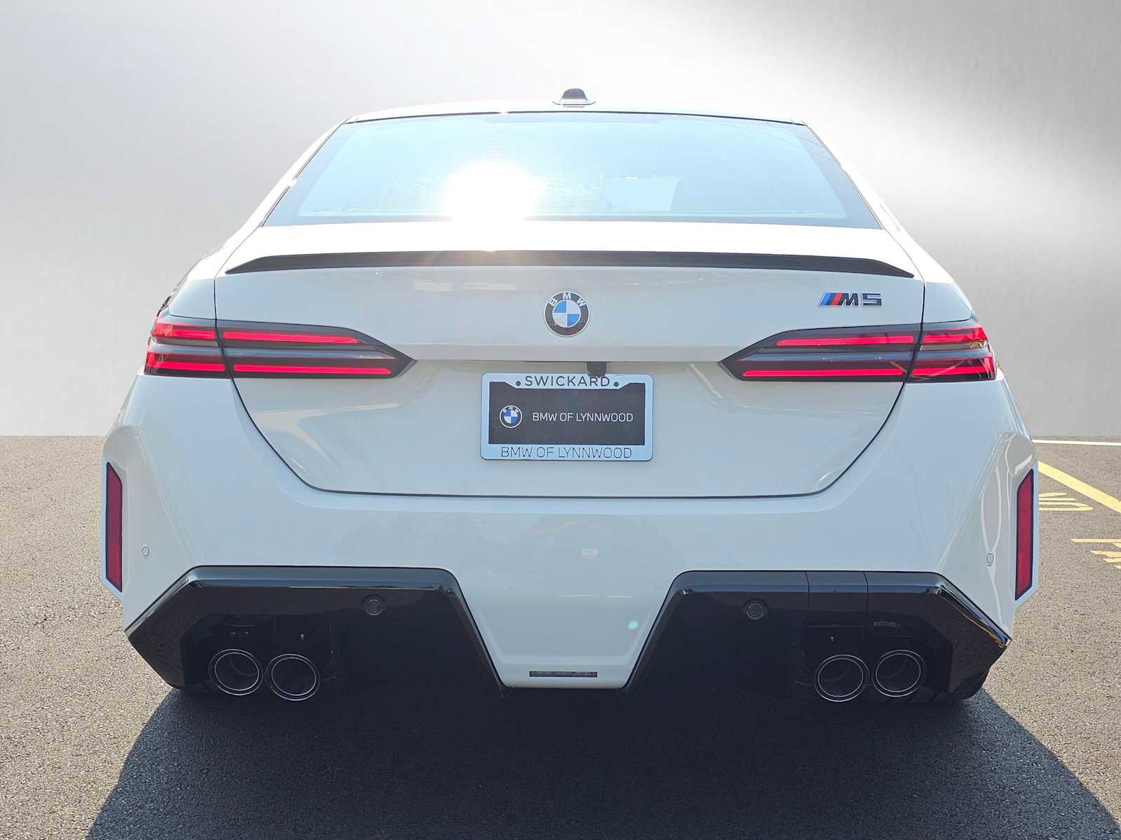 New 2026 BMW M5 w/ Carbon Package image 4