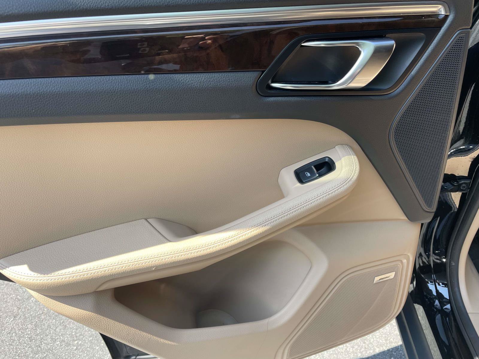 Used 2020 Porsche Macan AWD/4WD image 14