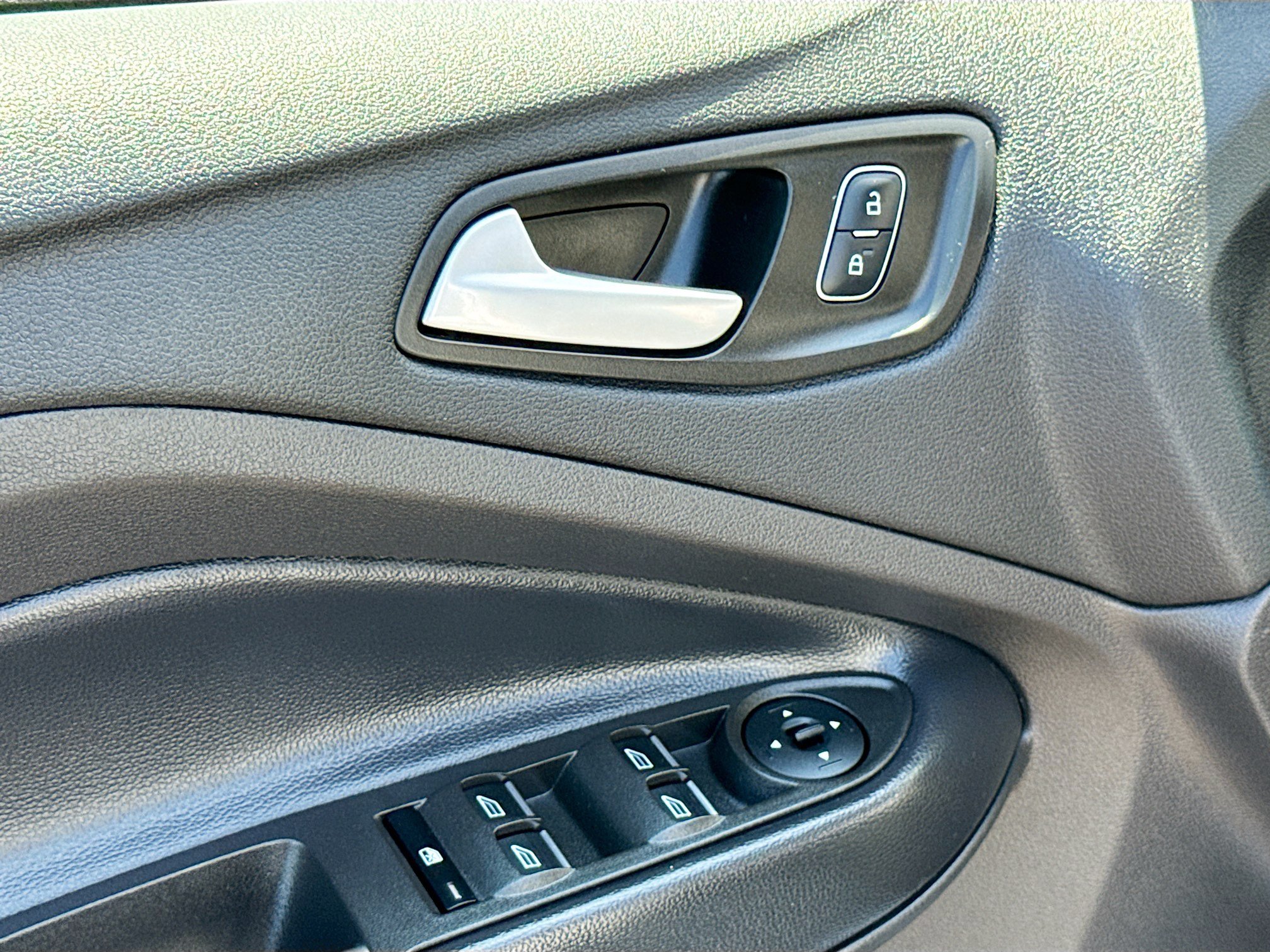 Used 2019 Ford Escape SE AWD/4WD image 8