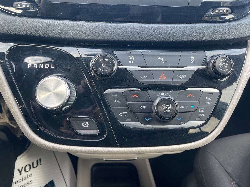 Used 2018 Chrysler Pacifica Touring Plus w/ Tire & Wheel Group image 21