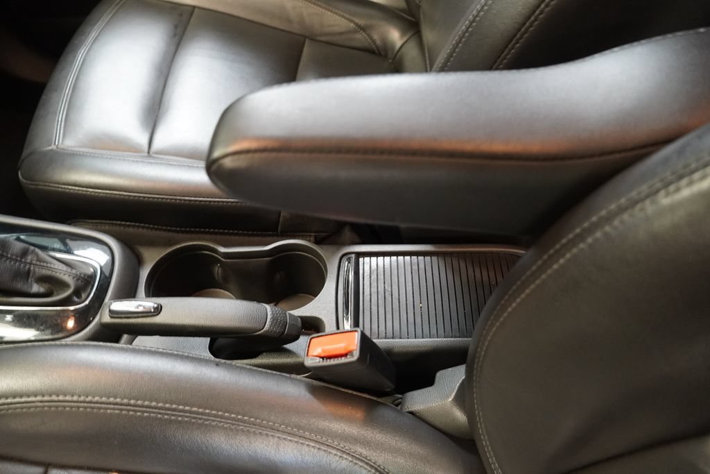 Used 2019 Buick Encore Essence AWD/4WD image 23