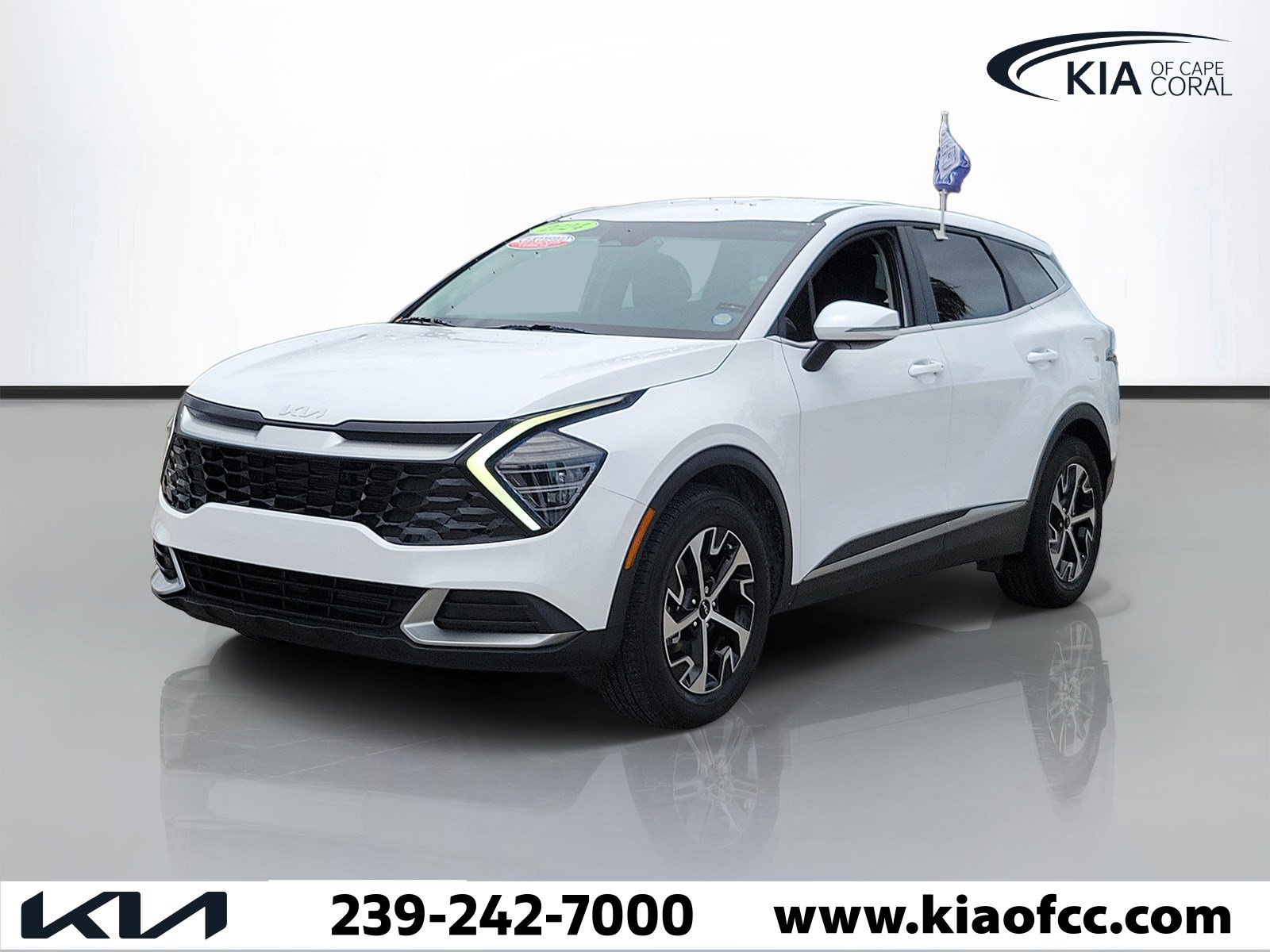 Certified 2024 Kia Sportage EX FWD image 3