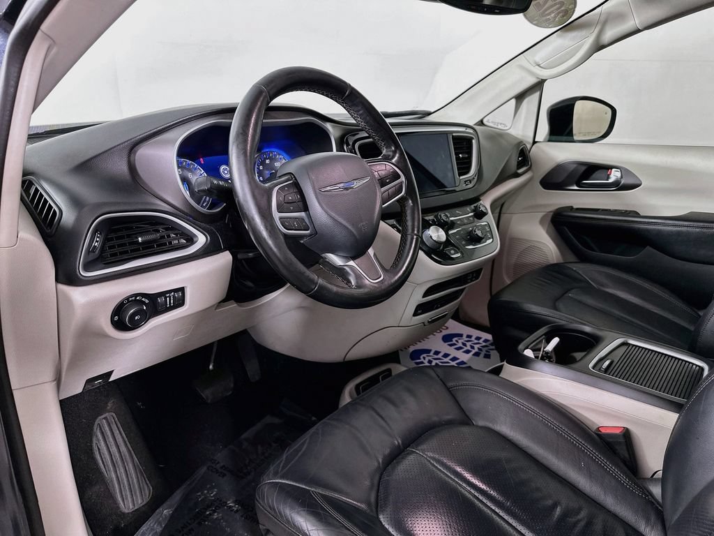 Certified 2020 Chrysler Pacifica Touring-L Plus FWD image 14