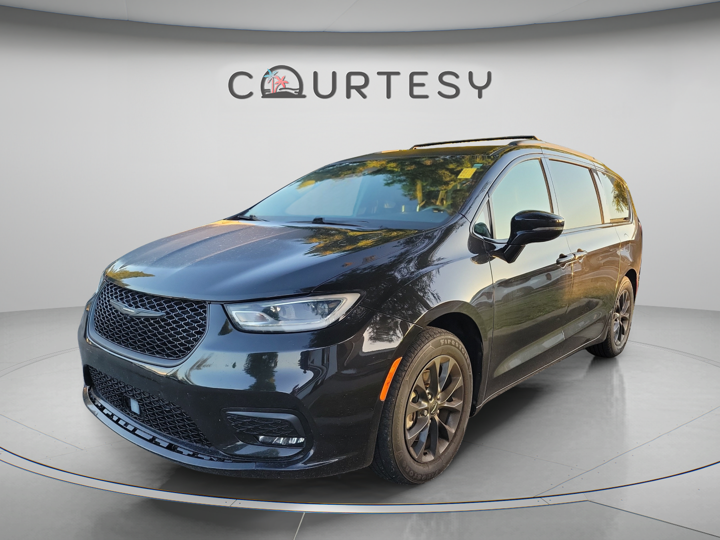 Used 2021 Chrysler Pacifica Touring-L w/ S Appearance Package FWD image 6