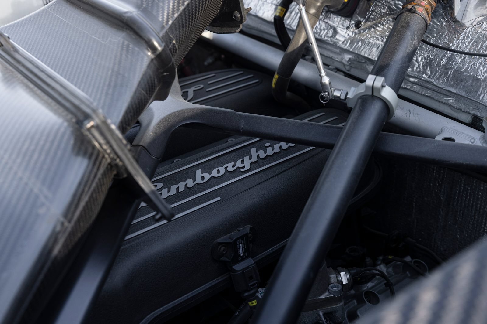Used 2022 Lamborghini Huracan EVO RWD image 22