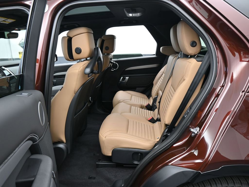 Used 2026 Land Rover Discovery Limited Edition image 36