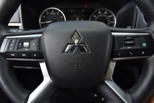Used 2025 Mitsubishi Outlander SE AWD/4WD image 22