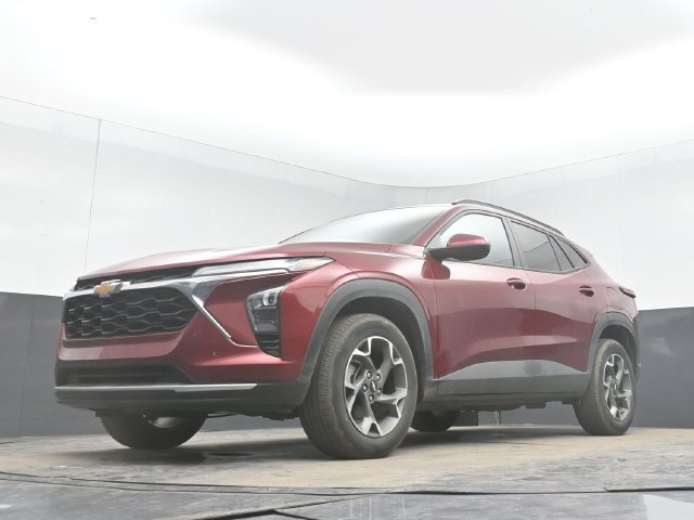 Used 2024 Chevrolet Trax LT w/ Driver Confidence Package FWD image 29