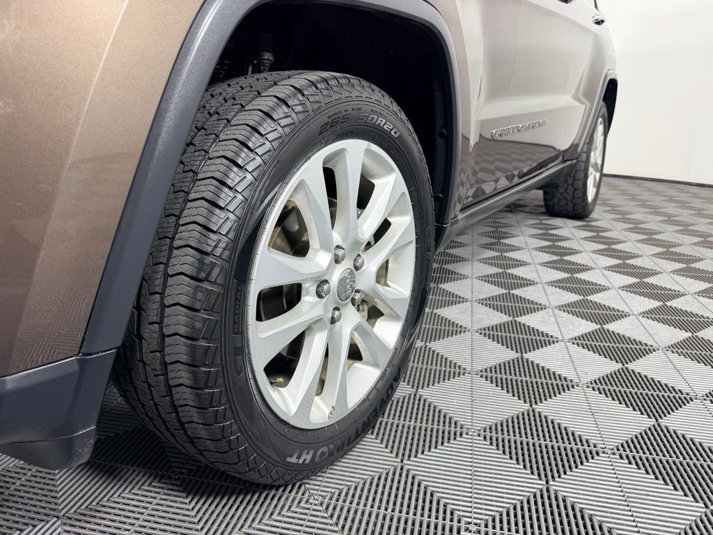 Used 2017 Jeep Grand Cherokee Limited image 11