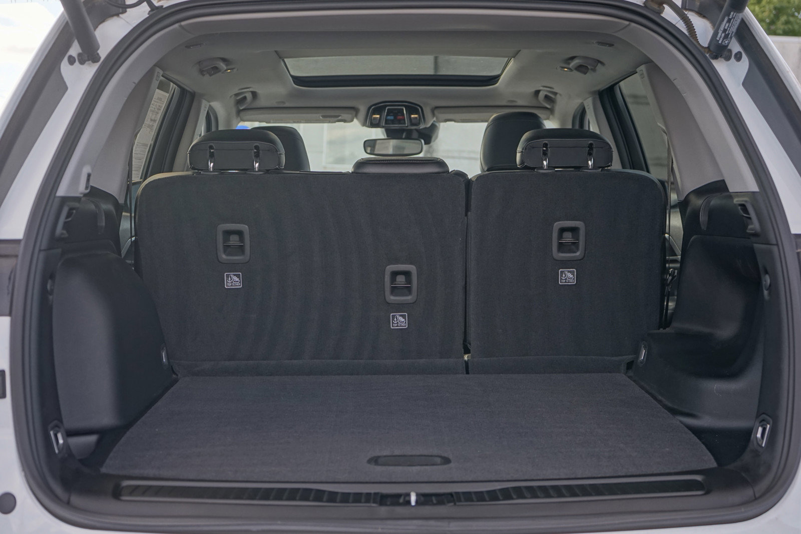 Used 2023 Jeep Grand Cherokee Limited w/ Black Appearance Package image 9