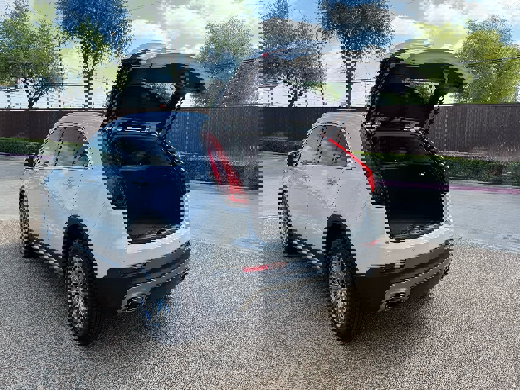 Used 2020 Cadillac XT4 Premium Luxury w/ Driver Awareness Package FWD image 14