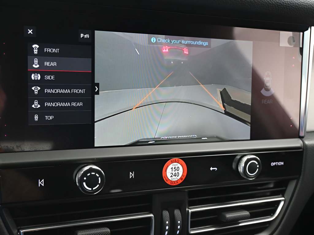 Certified 2026 Porsche Macan AWD/4WD image 18