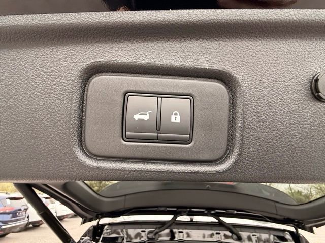 New 2026 Nissan Pathfinder SL image 17