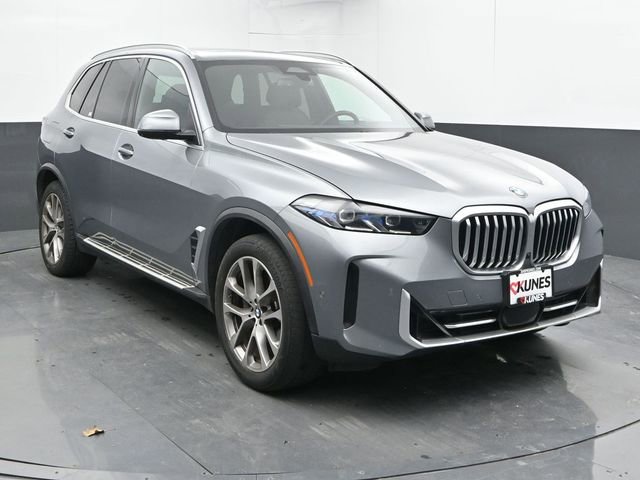 Used 2024 BMW X5 xDrive40i AWD/4WD image 2