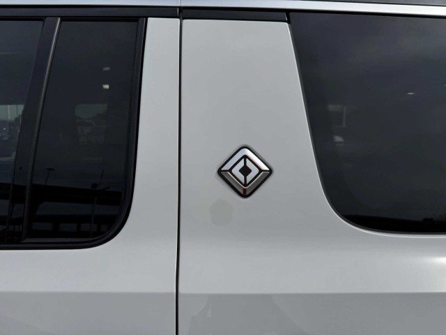 Used 2024 Rivian R1S Adventure image 65