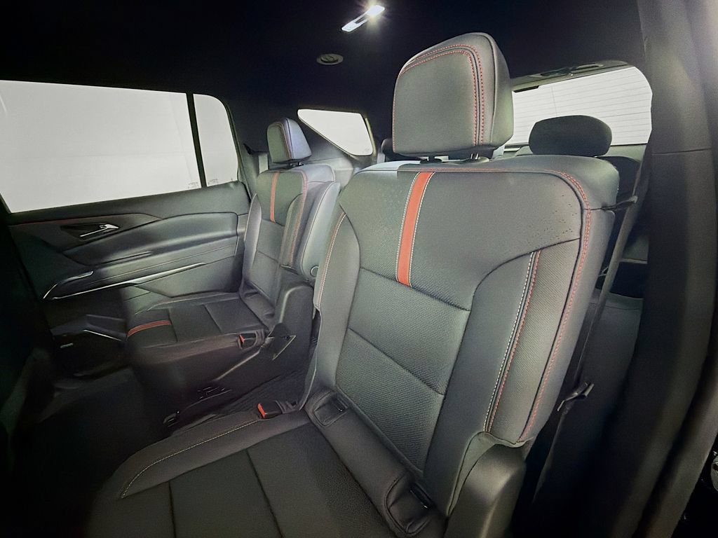 New 2026 Chevrolet Traverse RS w/ LPO, Floor Liner Package AWD/4WD image 18