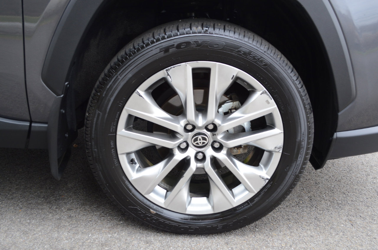 Used 2025 Toyota RAV4 XLE Premium image 12