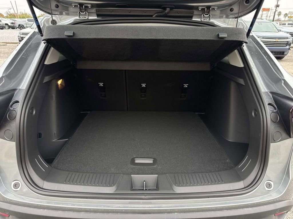 New 2026 Chevrolet Trax LT w/ Driver Confidence Package image 8