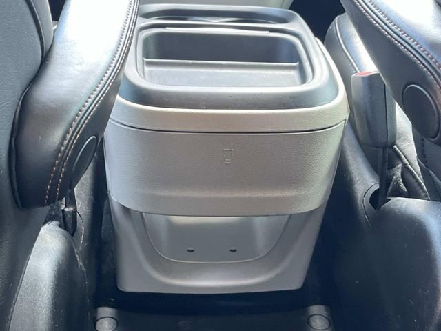 Used 2018 Chrysler Pacifica Touring-L FWD image 18