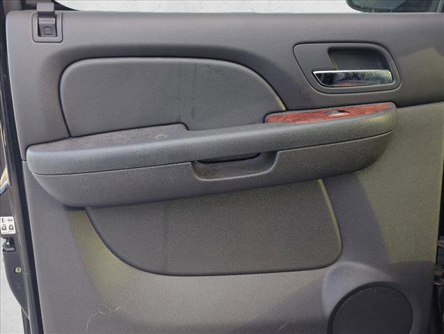 Used 2013 Chevrolet Avalanche LTZ image 20