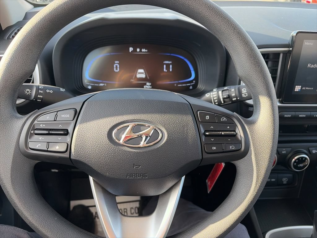 Certified 2025 Hyundai Venue SE FWD image 13