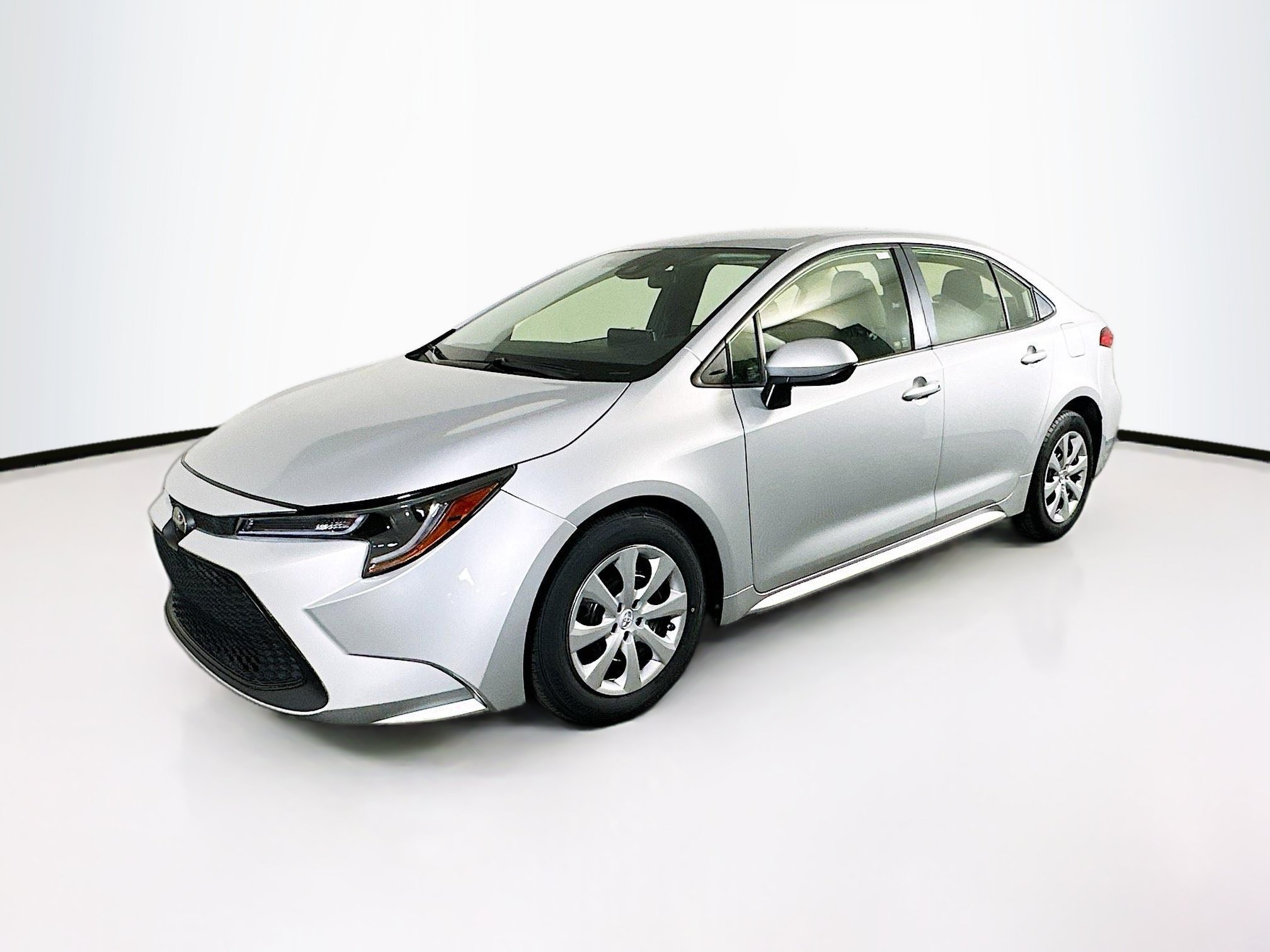 Used 2020 Toyota Corolla LE FWD image 3