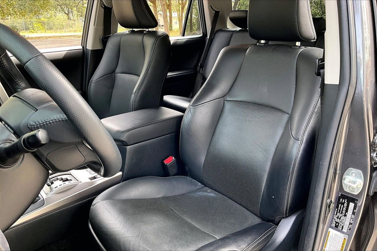 Used 2022 Toyota 4Runner Limited AWD/4WD image 18