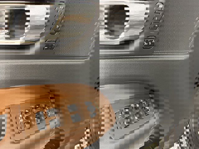 Used 2023 Volvo XC60 B5 Plus w/ Protection Package Premier FWD image 26