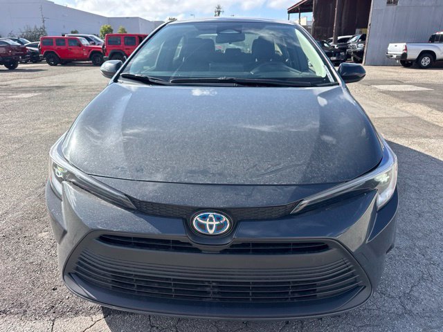 Used 2024 Toyota Corolla LE w/ LE Convenience Package FWD image 2