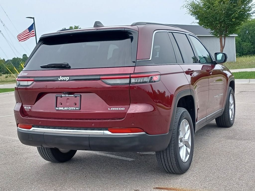 Used 2024 Jeep Grand Cherokee Laredo X w/ Luxury Tech Group I AWD/4WD image 4