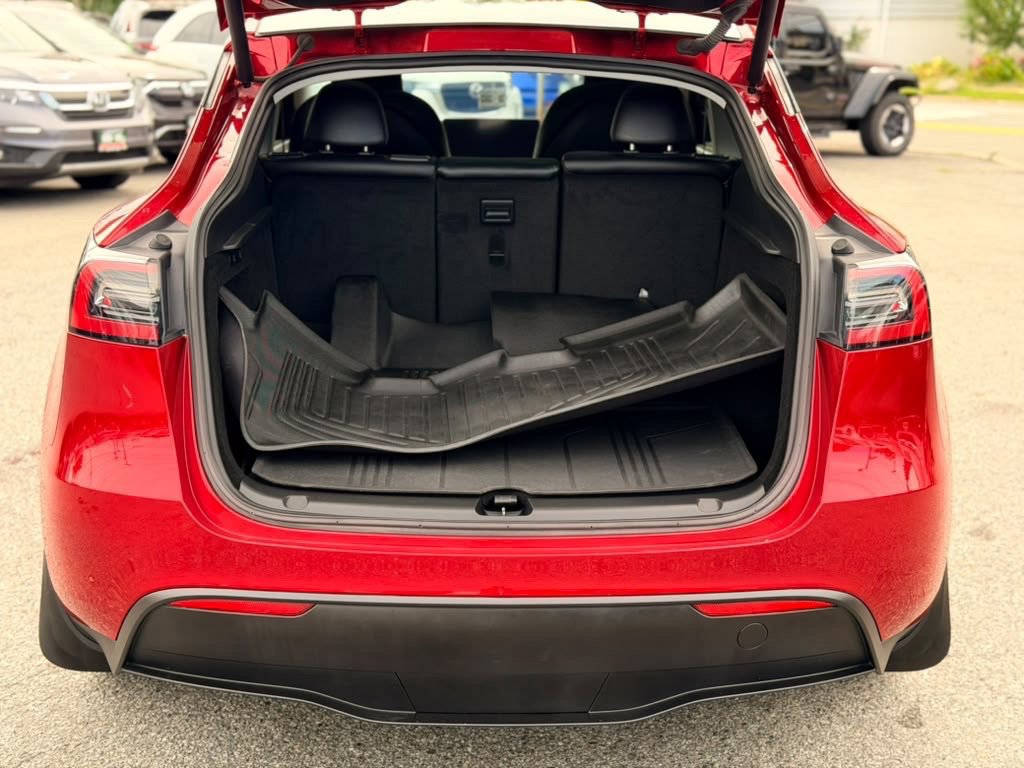 Used 2024 Tesla Model Y Performance AWD/4WD image 8